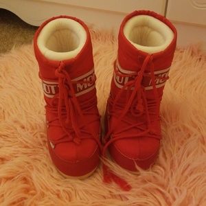 Moon snow boots